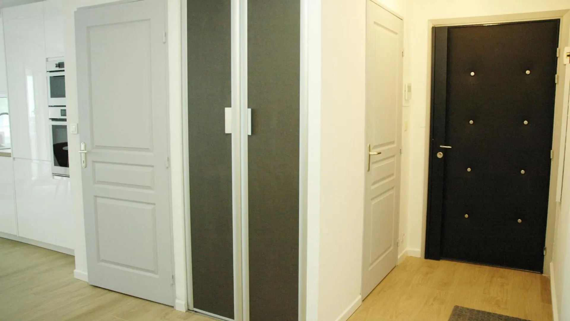 Vaste Et Lumineux Appartement 앙티브 프랑스